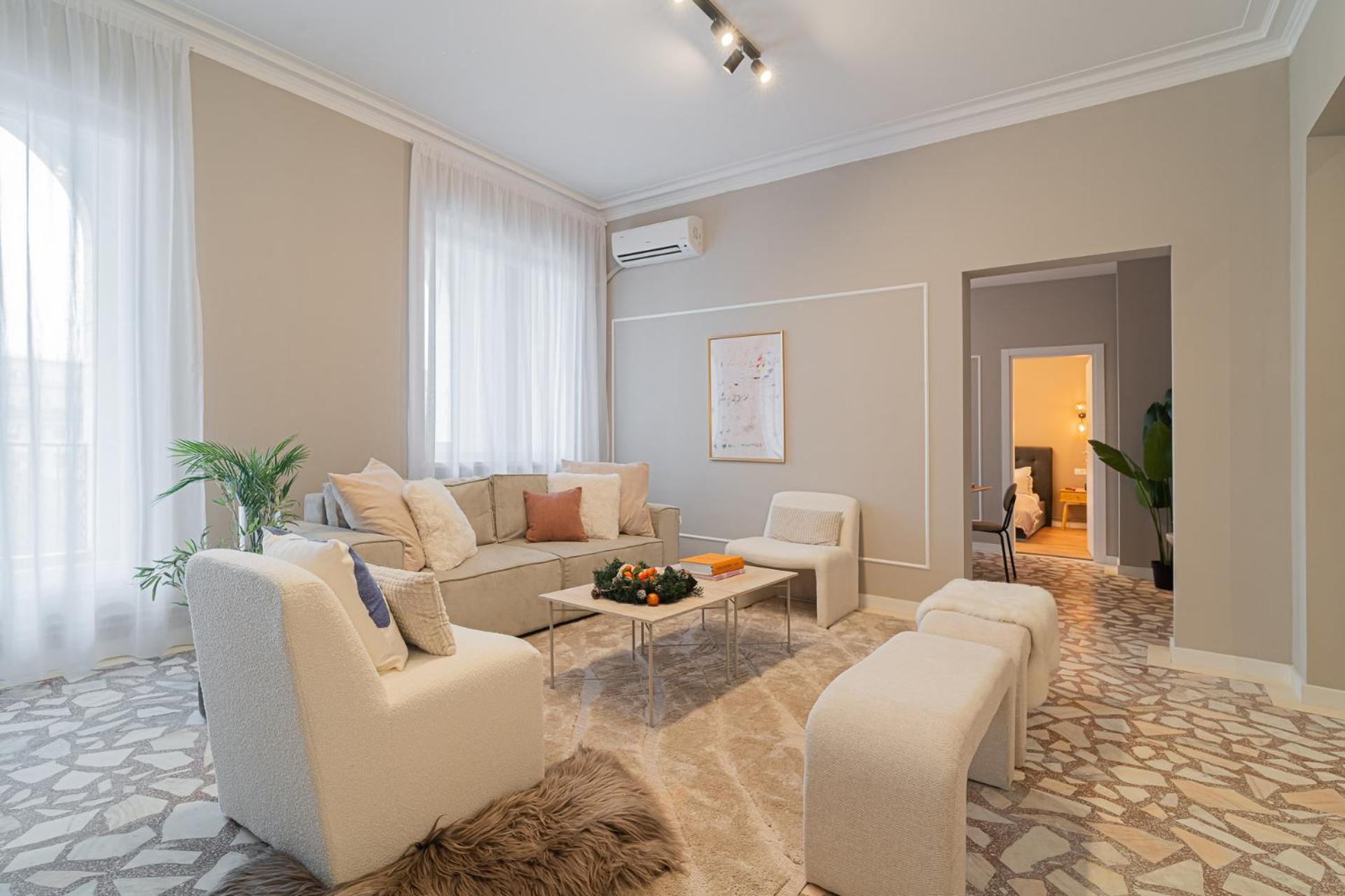 Loggia & Luxe 5Br Penthouse In Universitatii Area Βουκουρέστι Εξωτερικό φωτογραφία